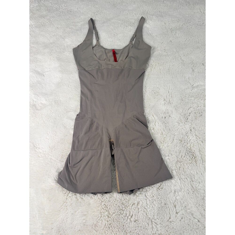 SPANX Shapewear Bodysuit Tan Nude Smoothing Size L